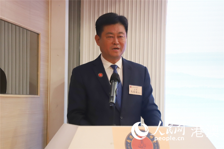 圖2.濟(jì)南市委常委、統(tǒng)戰(zhàn)部部長(zhǎng)馬保嶺致辭。人民網(wǎng) 陳曉琳 攝