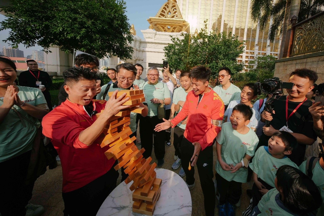 圖為運(yùn)動(dòng)員代表參與“活力金牌大作戰(zhàn)”活動(dòng)。主辦方供圖