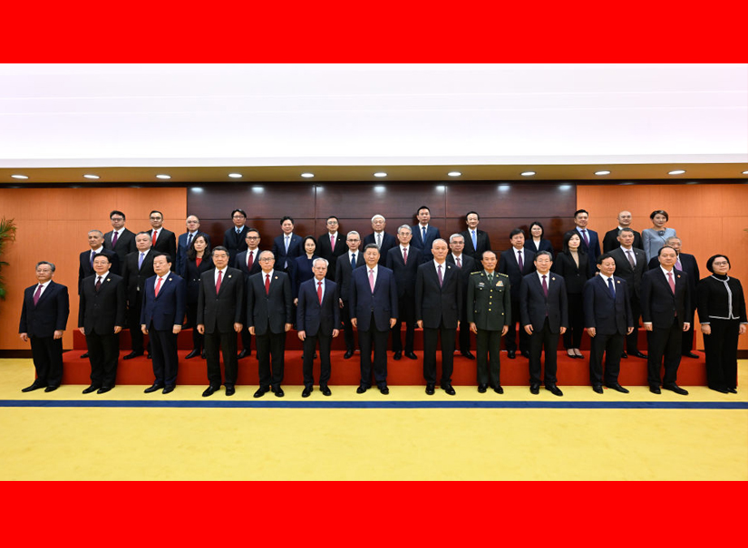 習(xí)近平會(huì)見(jiàn)澳門(mén)特別行政區(qū)新任行政、立法、司法機(jī)構(gòu)負(fù)責(zé)人