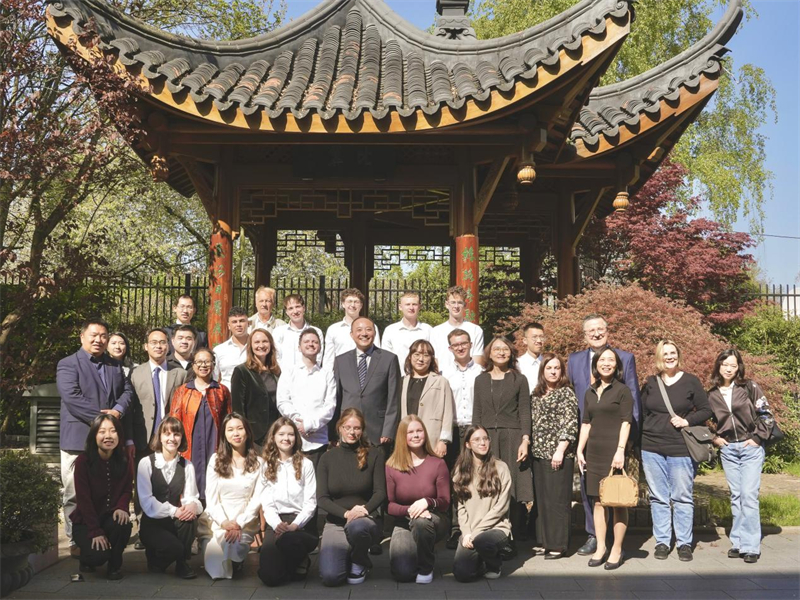 圖為參訪師生在印度尼西亞。(外交部駐澳門(mén)公署供圖)