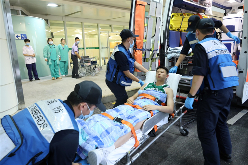 模擬運動員受傷，緊急送院演練。第十五屆全國運動會及全國第十二屆殘疾人運動會暨第九屆特殊奧林匹克運動會澳門賽區(qū)籌備辦公室供圖