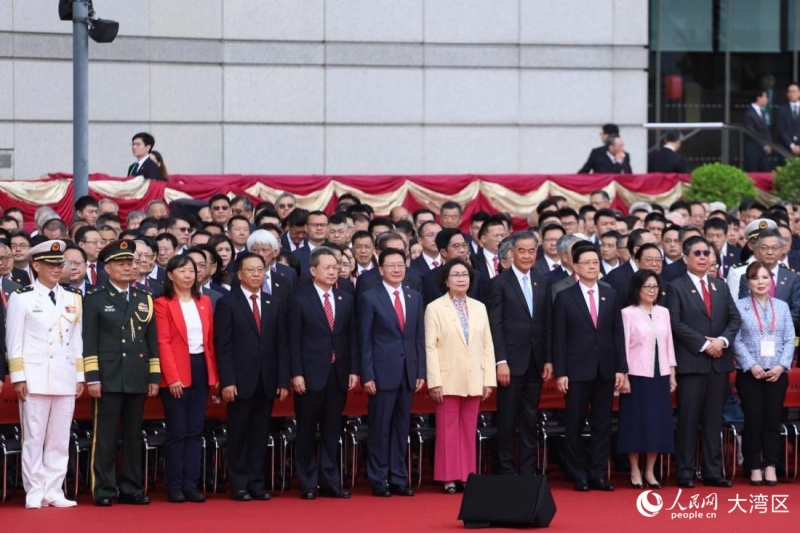 主禮嘉賓與社會(huì)各界人士共同見(jiàn)證這一莊嚴(yán)時(shí)刻。人民網(wǎng) 吳宇揚(yáng)揚(yáng)攝