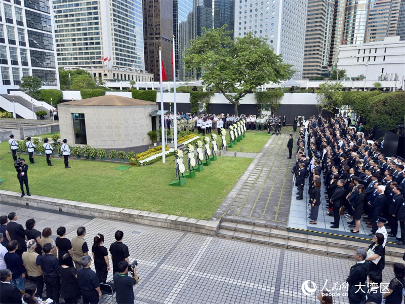 香港9月3日舉辦中國(guó)人民抗日戰(zhàn)爭(zhēng)暨世界反法西斯戰(zhàn)爭(zhēng)勝利80周年紀(jì)念儀式。人民網(wǎng) 嚴(yán)小晶攝