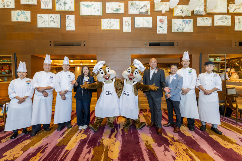 香港迪士尼樂園度假區(qū)舉行20周年奇妙美食巡禮派對。香港迪士尼樂園度假區(qū)供圖