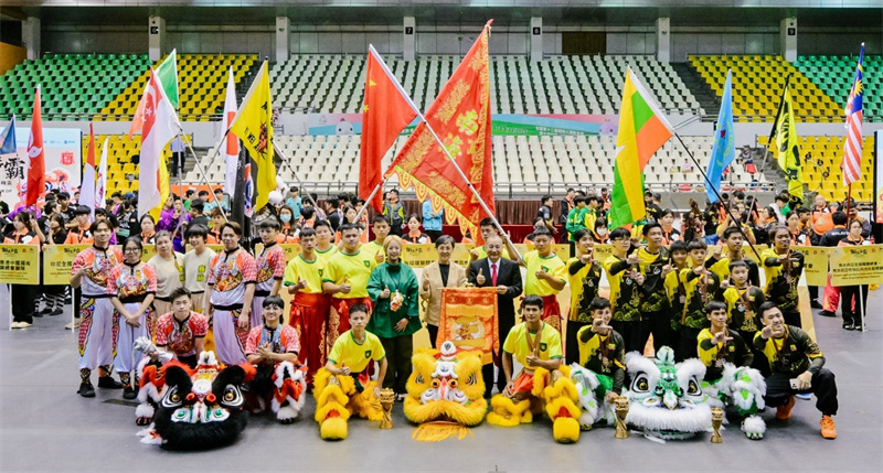 圖為“南獅規(guī)定樁陣自選套路”冠亞季軍。主辦方供圖