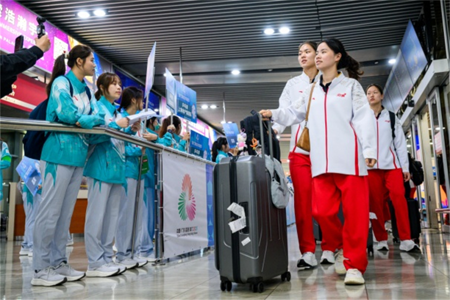 全運(yùn)會排球項(xiàng)目運(yùn)動員抵達(dá)澳門國際機(jī)場。澳門特區(qū)政府新聞局供圖