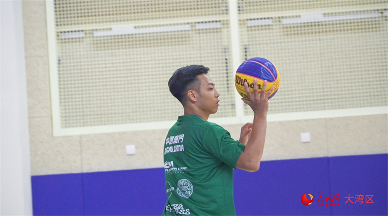 澳門三人籃球男子代表隊隊長曾譜誠正備戰(zhàn)十五運會。人民網(wǎng) 吳宇揚揚攝