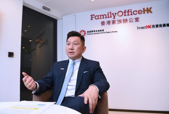 4月10日，香港投資推廣署家族辦公室環(huán)球總裁方展光接受新華社記者專訪。新華社記者 陳鐸 攝