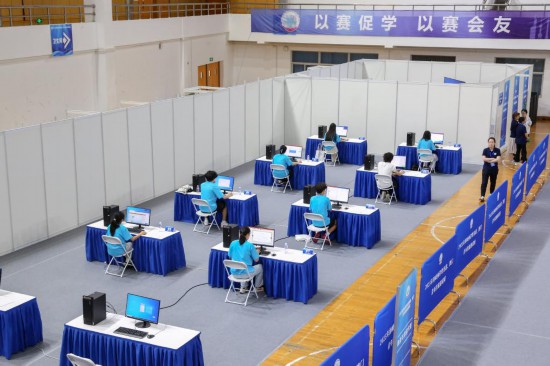 7月8日在上海第二工業(yè)大學(xué)拍攝的邀請(qǐng)賽現(xiàn)場(chǎng)。新華社發(fā)（陳瀟雨攝）